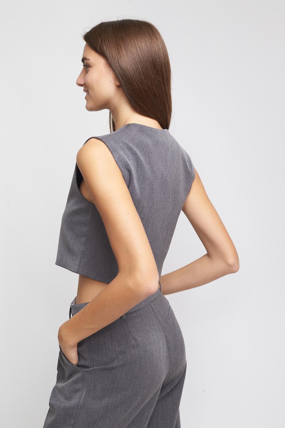 Gilet corto girocollo grigio medio - Autunno - Inverno 2025 | Brend