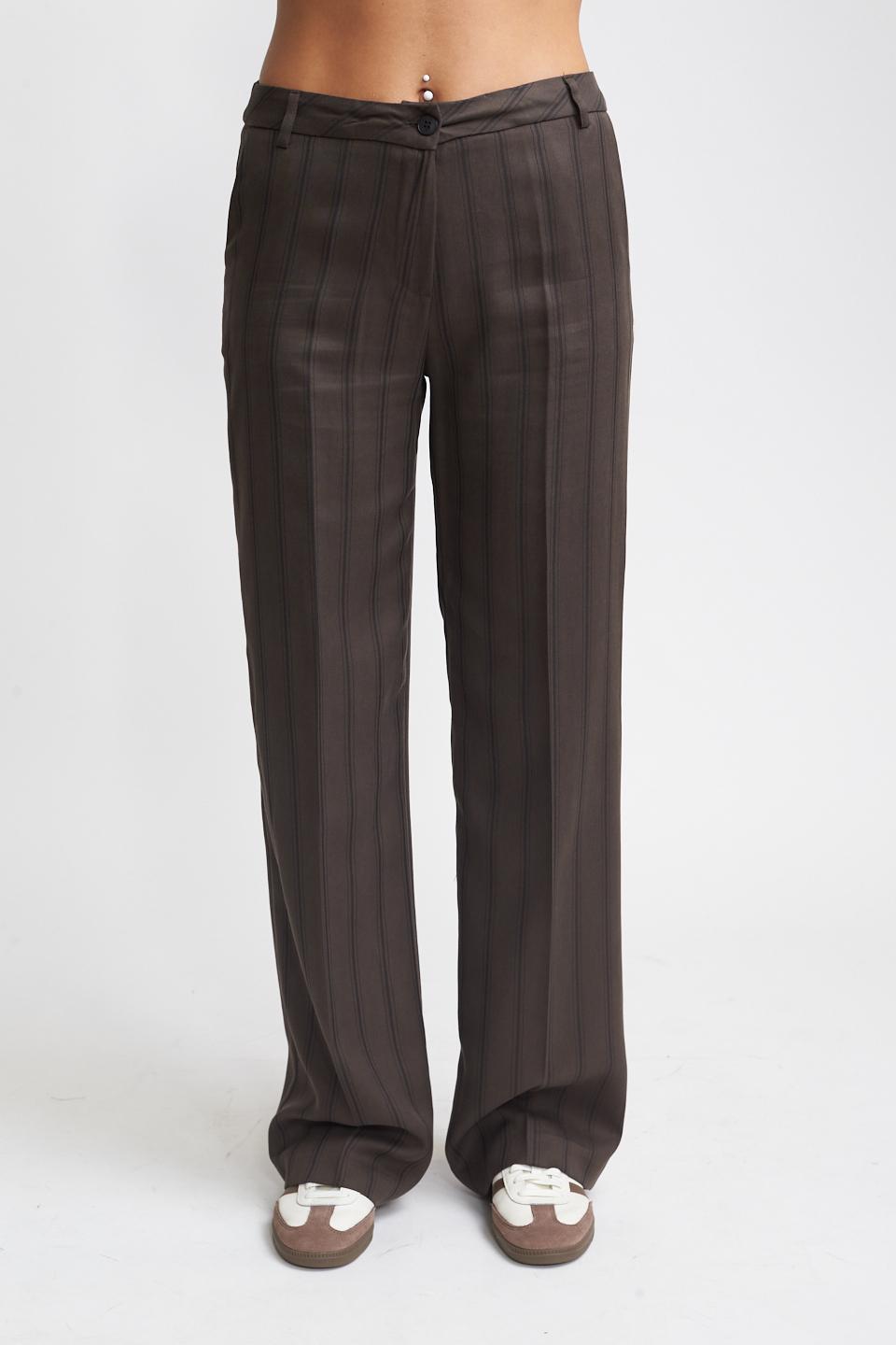 Pantalone palazzo rigato castagno - Autunno - Inverno 2025 | Brend