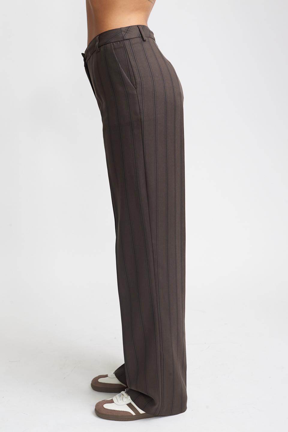 Pantalone palazzo rigato castagno - Autunno - Inverno 2025 | Brend