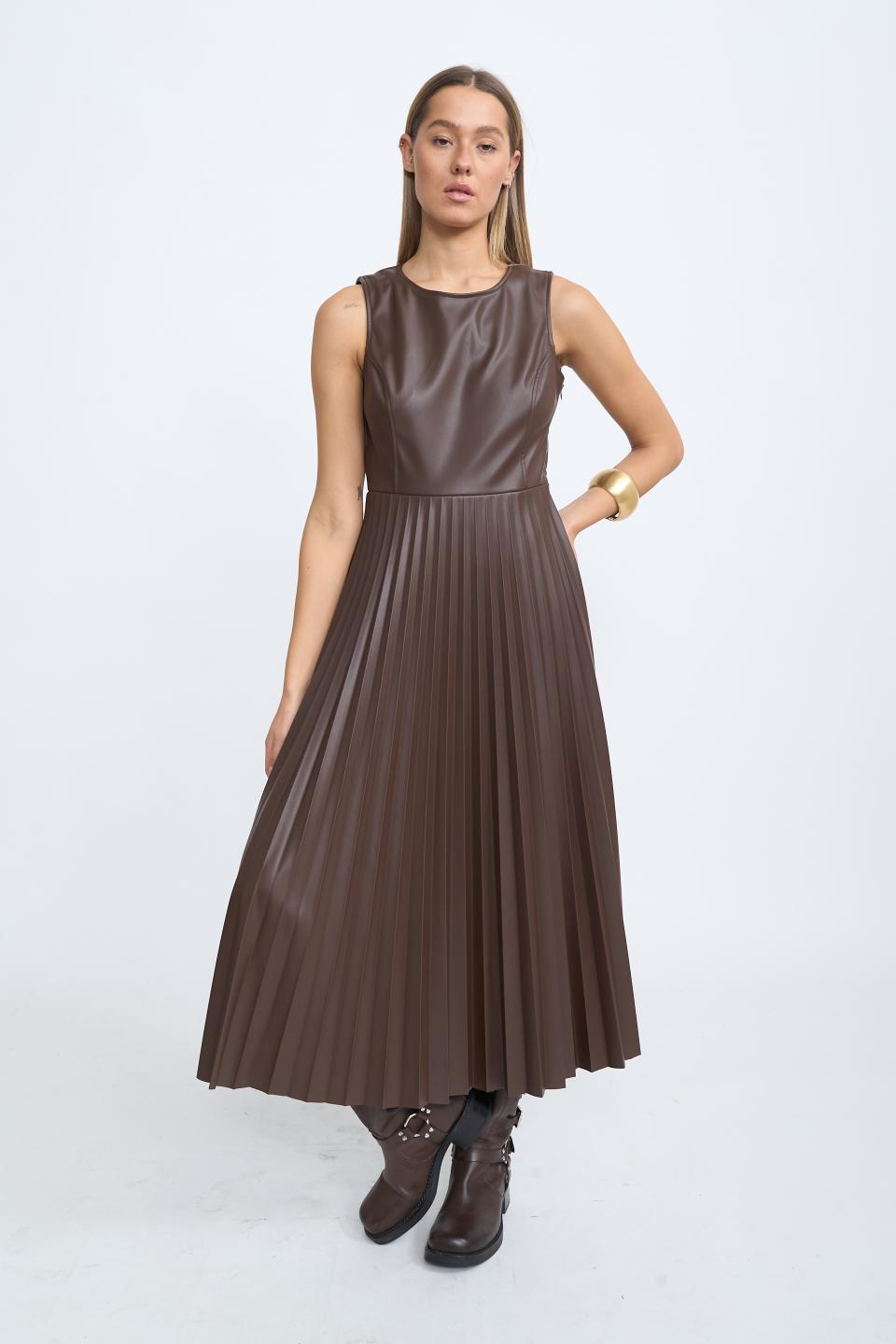 Abito smanicato effetto pelle | Brend