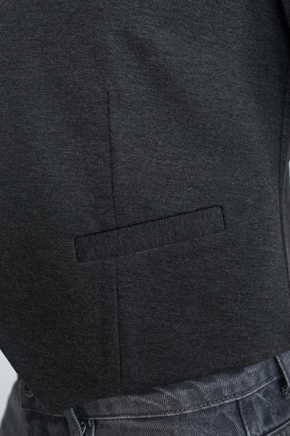 Gilet modello uomo grigio - Autunno - Inverno 2025 | Brend