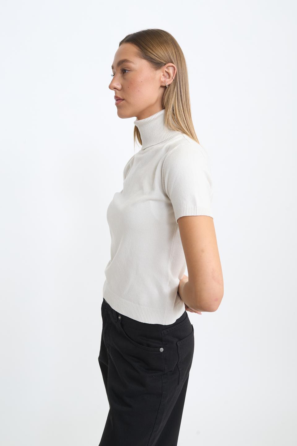 Maglia collo alto mezza manica latte - Autunno - Inverno 2025 | Brend