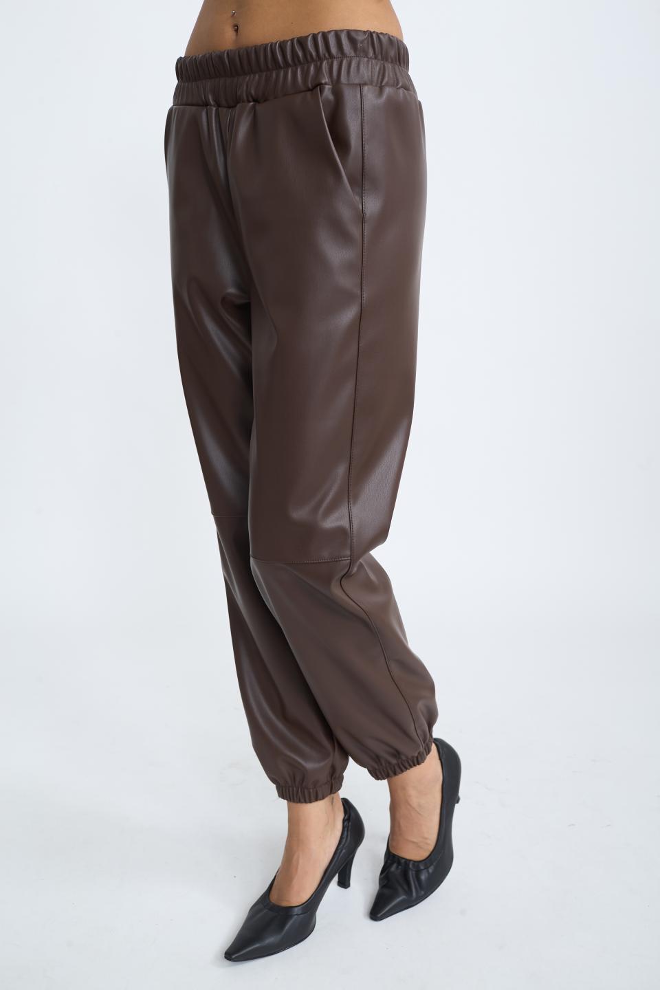 Pantalone jogger effetto pelle moro - Autunno - Inverno 2025 | Brend