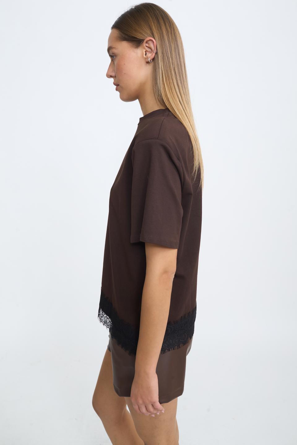 T-shirt asimmetrica pizzo moro - Autunno - Inverno 2025 | Brend