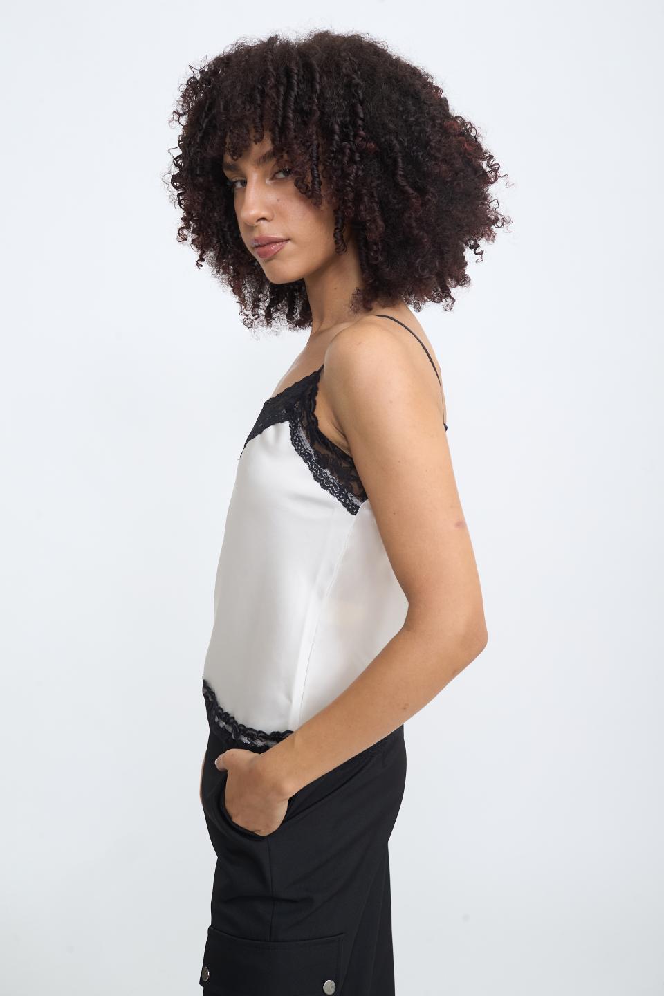 Top raso dettaglio pizzo burro - Autunno - Inverno 2025 | Brend
