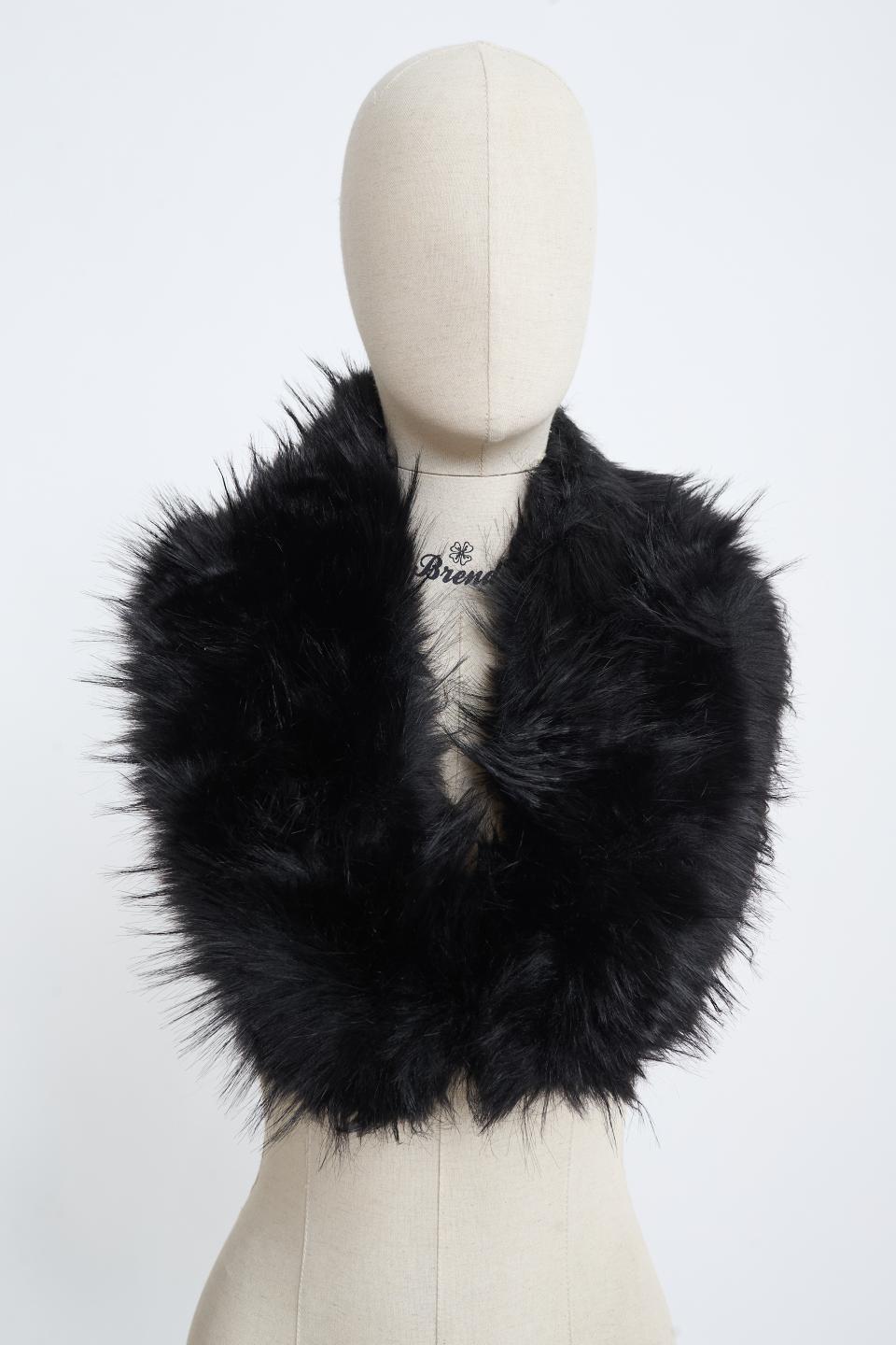 Collo ecofur nero - Autunno - Inverno 2025 | Brend