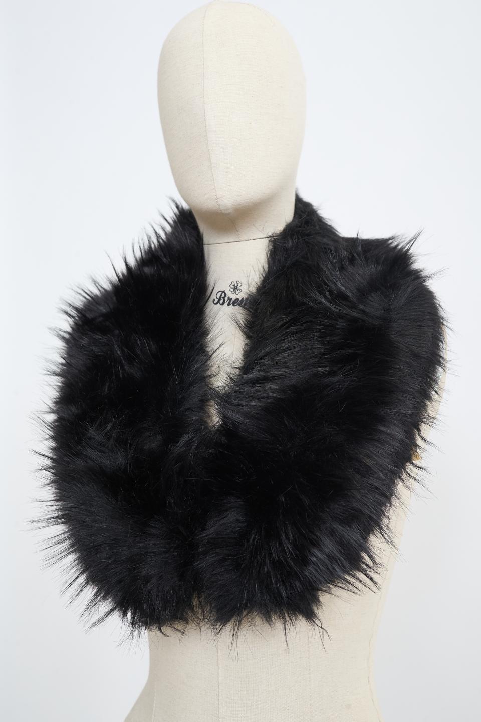 Collo ecofur nero - Autunno - Inverno 2025 | Brend