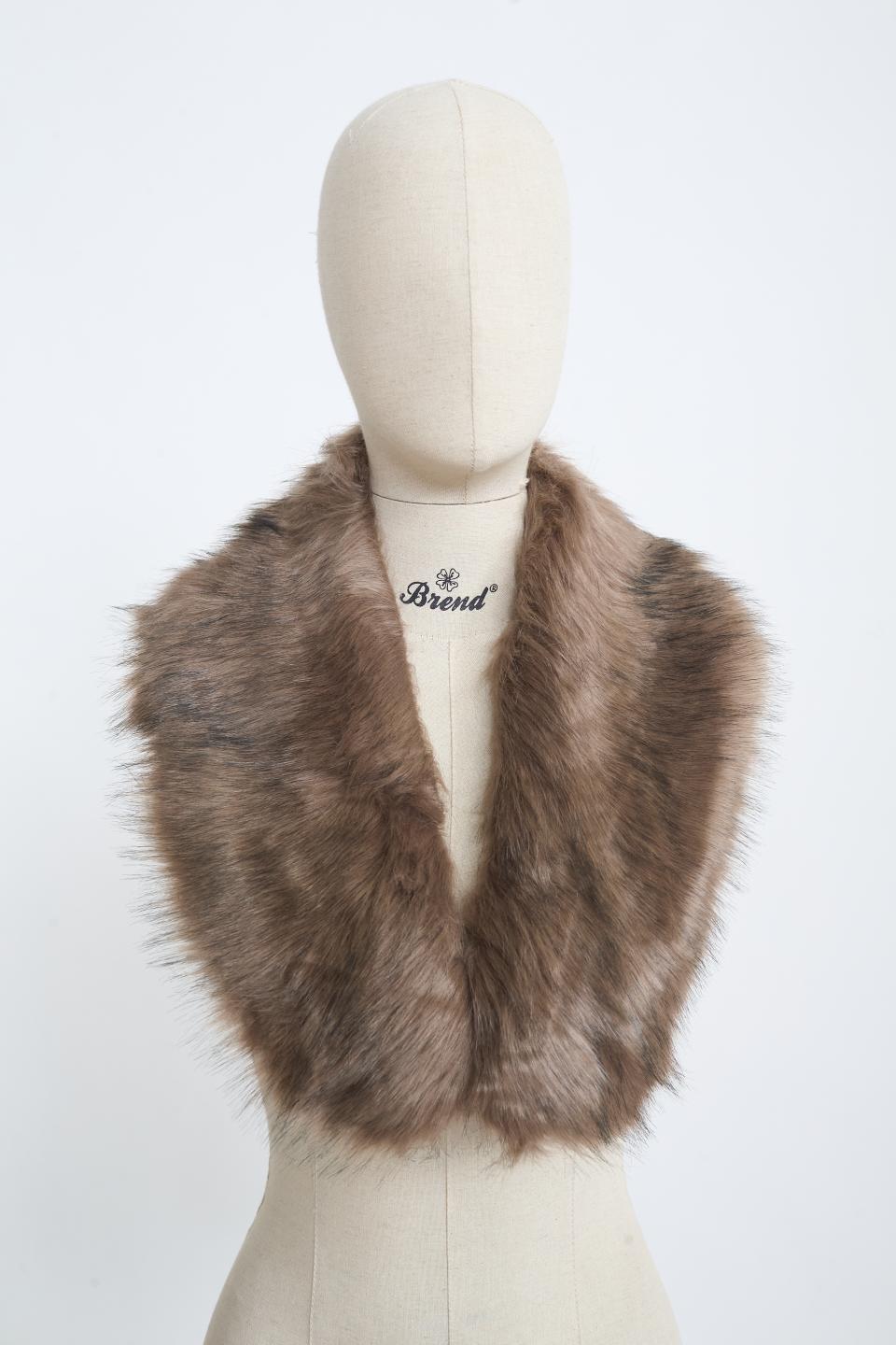 Collo ecofur taupe - Autunno - Inverno 2025 | Brend