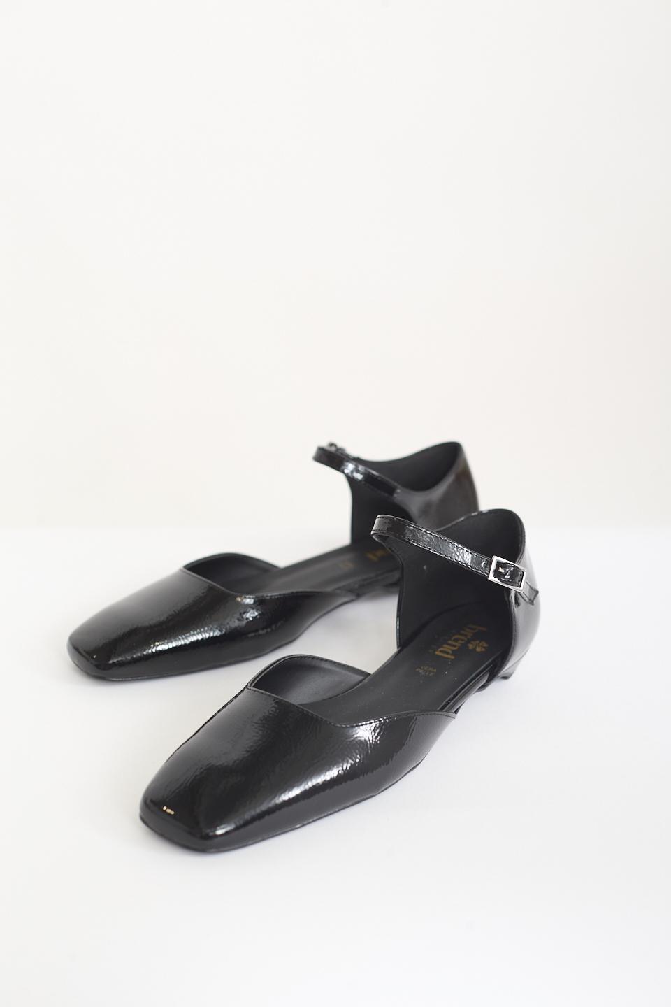 Ballerina squadrata con cinturino nero - Autunno - Inverno 2025 | Brend