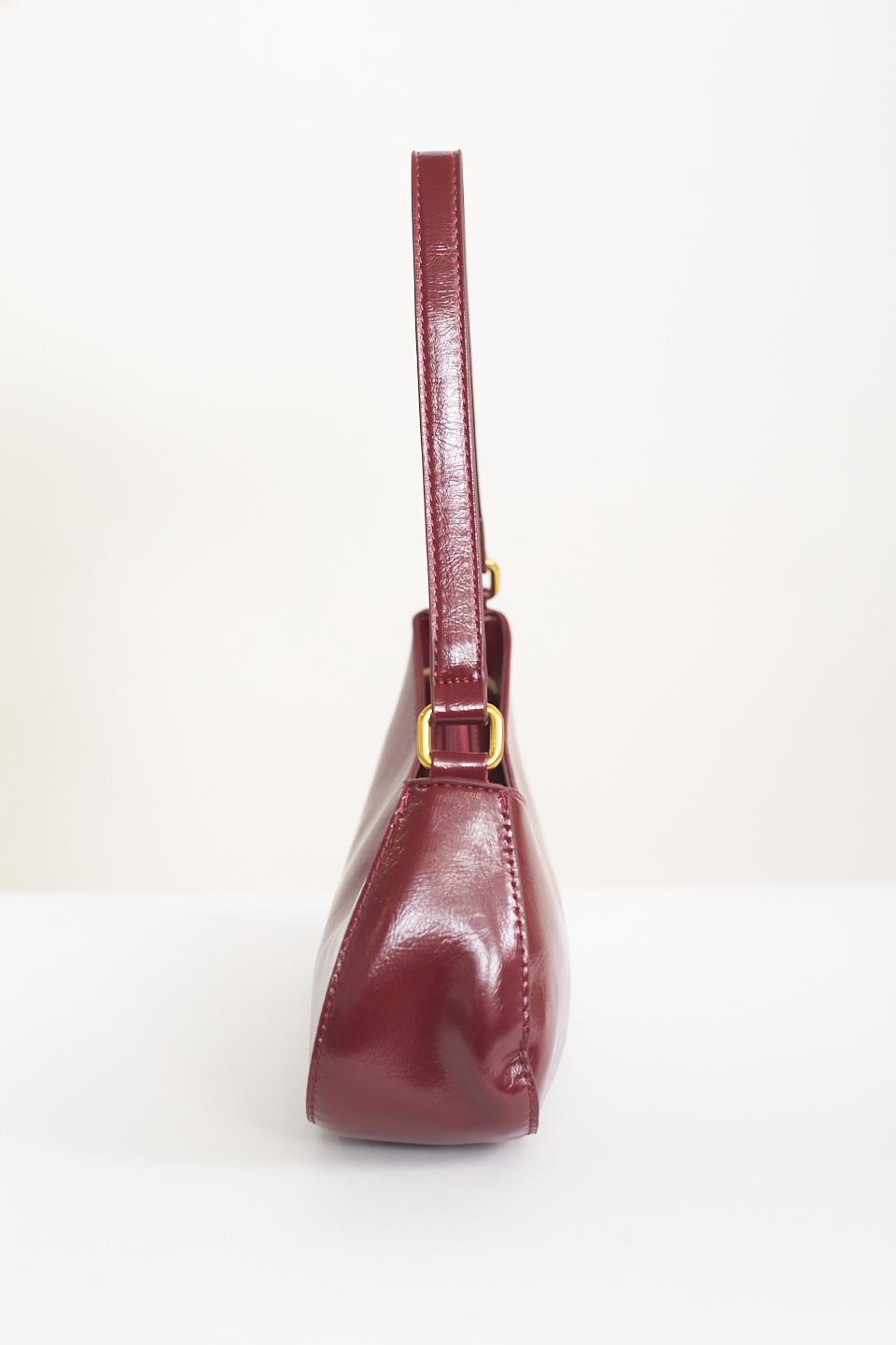 Borsa a spalla asimmetrica red g. - Autunno - Inverno 2025 | Brend