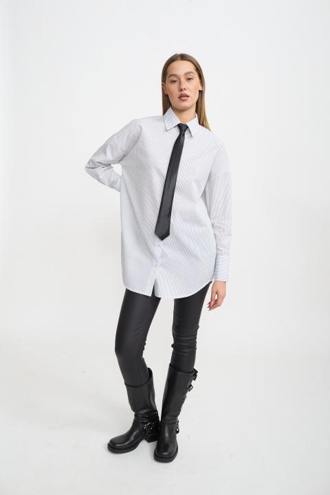 Camicia over cravatta rigato bianco - Autunno - Inverno 2025 | Brend