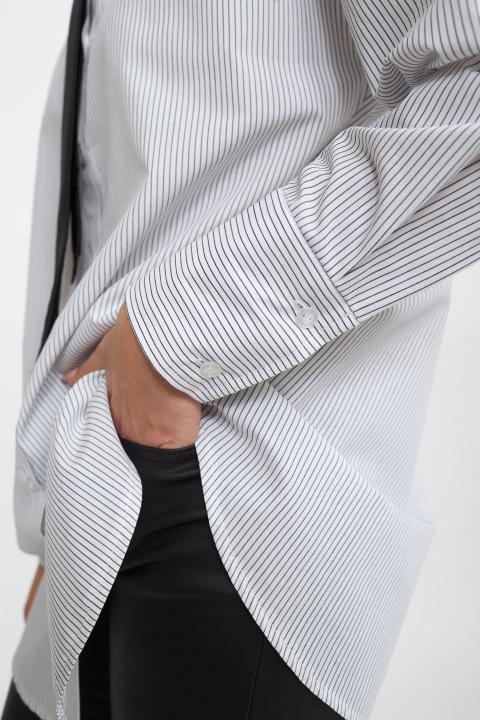 Camicia over cravatta rigato bianco - Autunno - Inverno 2025 | Brend
