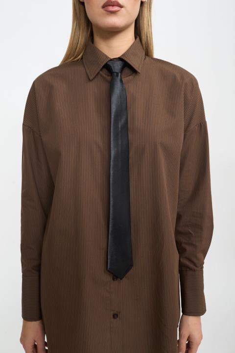 Camicia over cravatta rigato moro - Autunno - Inverno 2025 | Brend