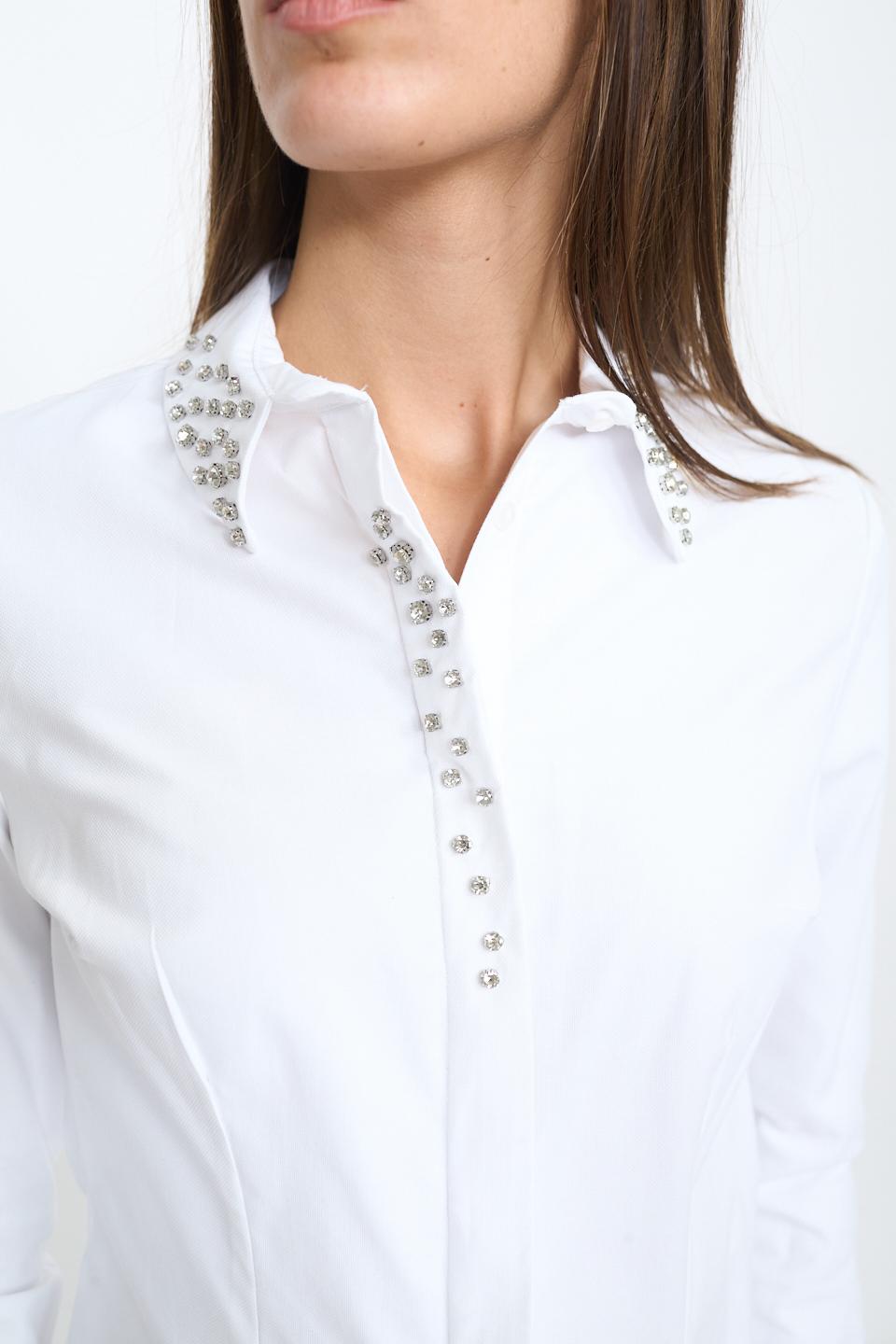 Camicia slim applicazioni collo bianco - Autunno - Inverno 2025 | Brend