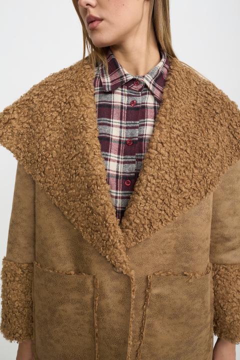 Cappotto effetto montone cammello - Autunno - Inverno 2025 | Brend