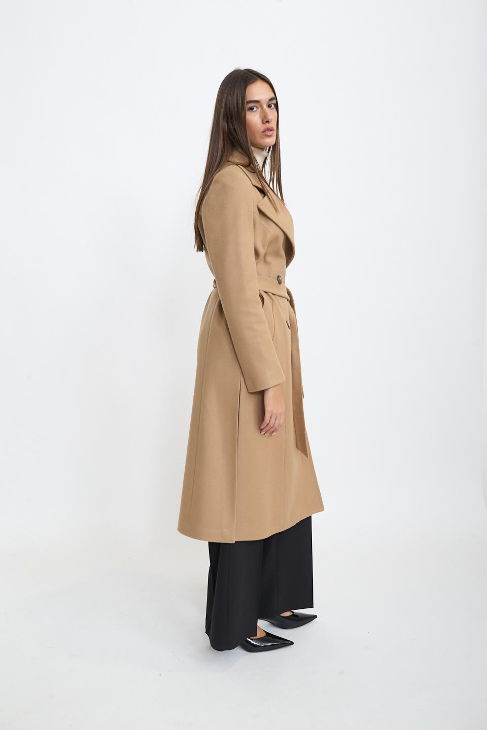 Cappotto doppio petto cinta cammello - Autunno - Inverno 2025 | Brend