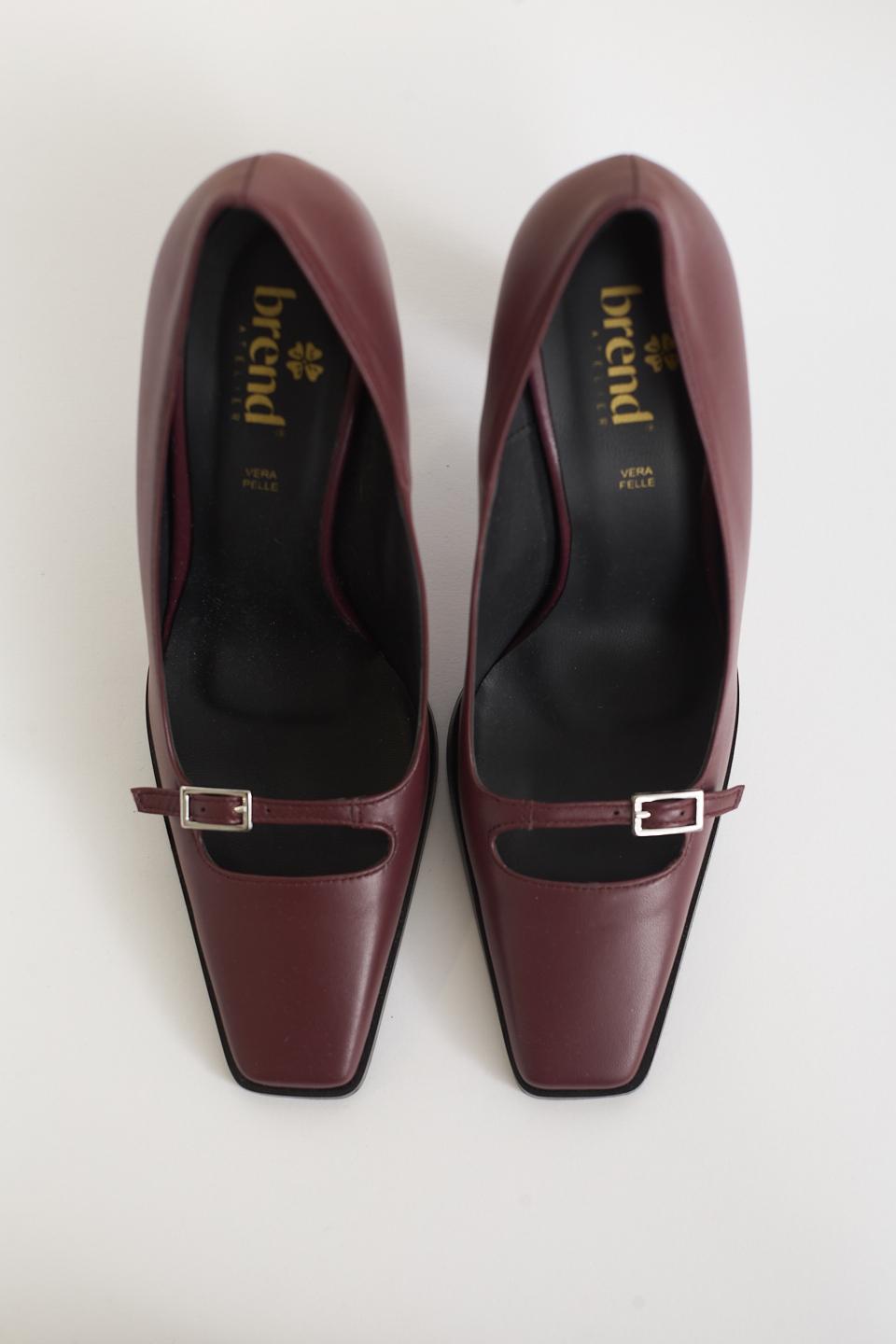 Dècollettè squadrate con fibbia burgundy - Autunno - Inverno 2025 | Brend