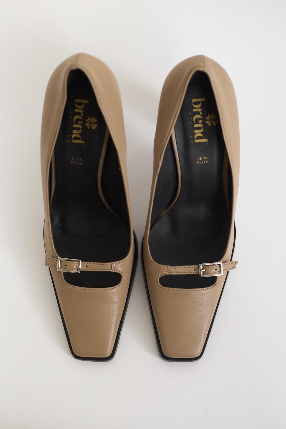 Dècollettè squadrate con fibbia taupe - Autunno - Inverno 2025 | Brend