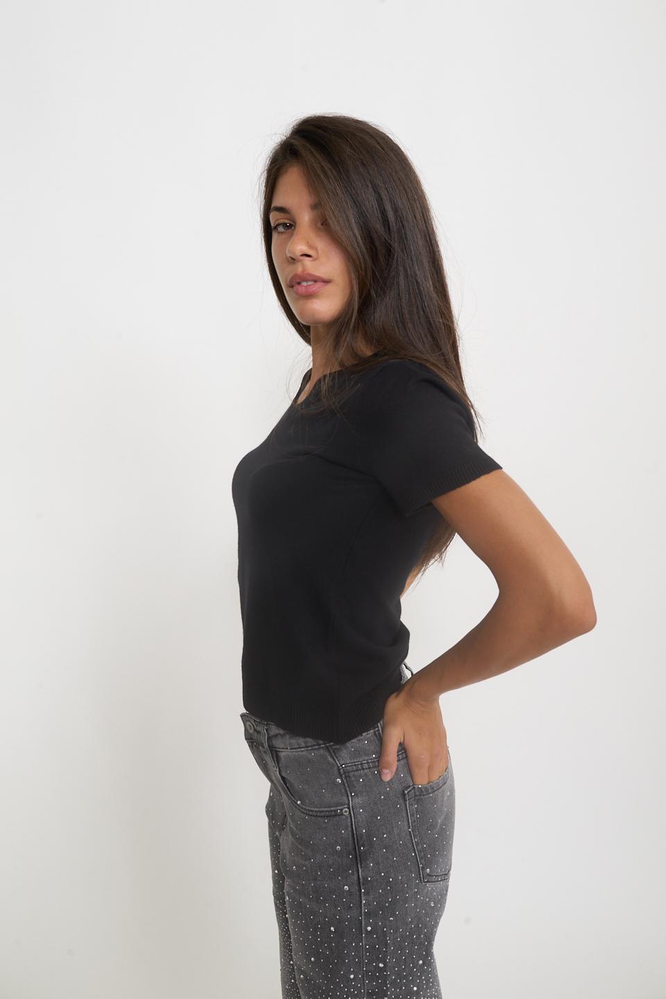 Maglia scollo V mezza manica nero - Autunno - Inverno 2025 | Brend