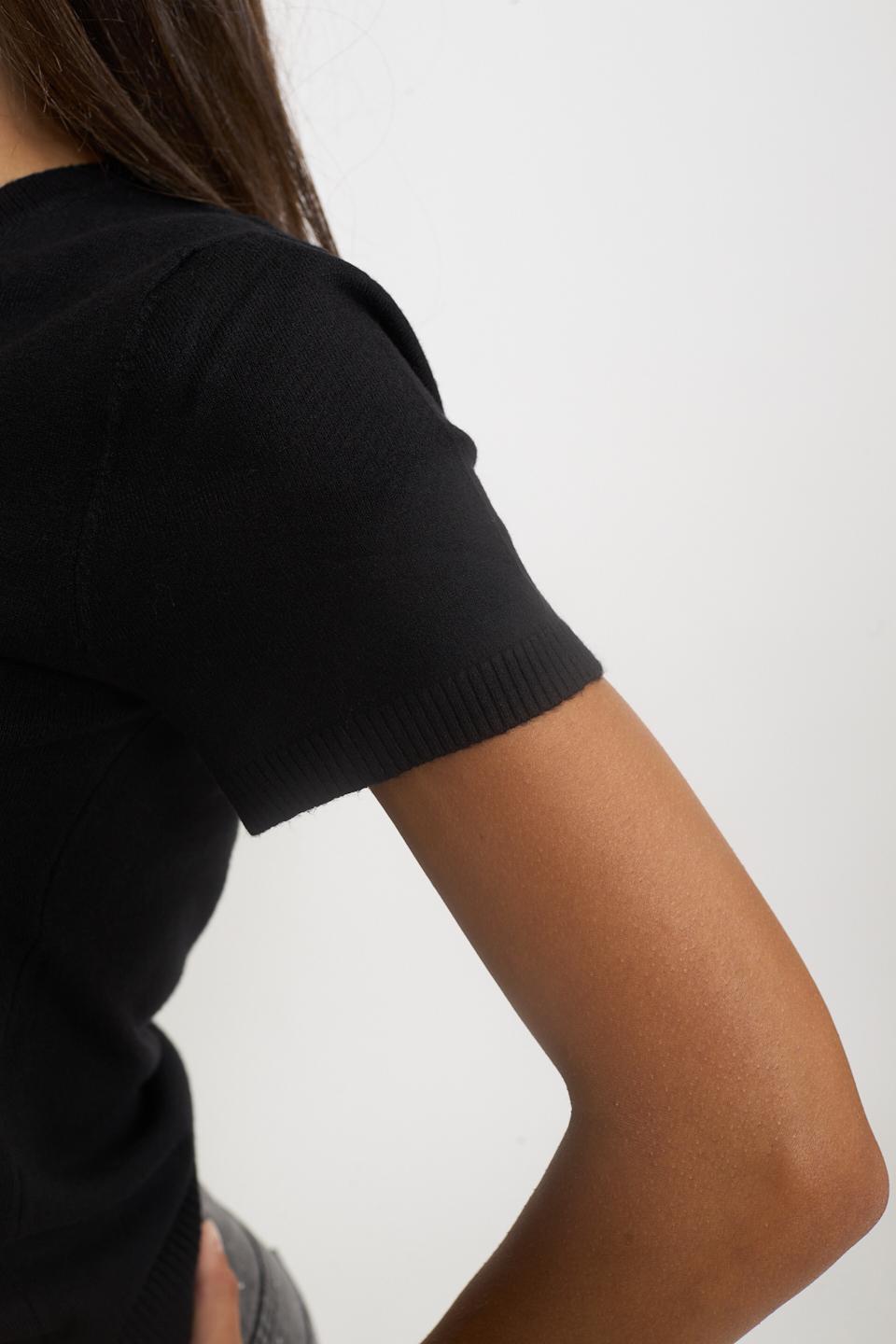 Maglia scollo V mezza manica nero - Autunno - Inverno 2025 | Brend