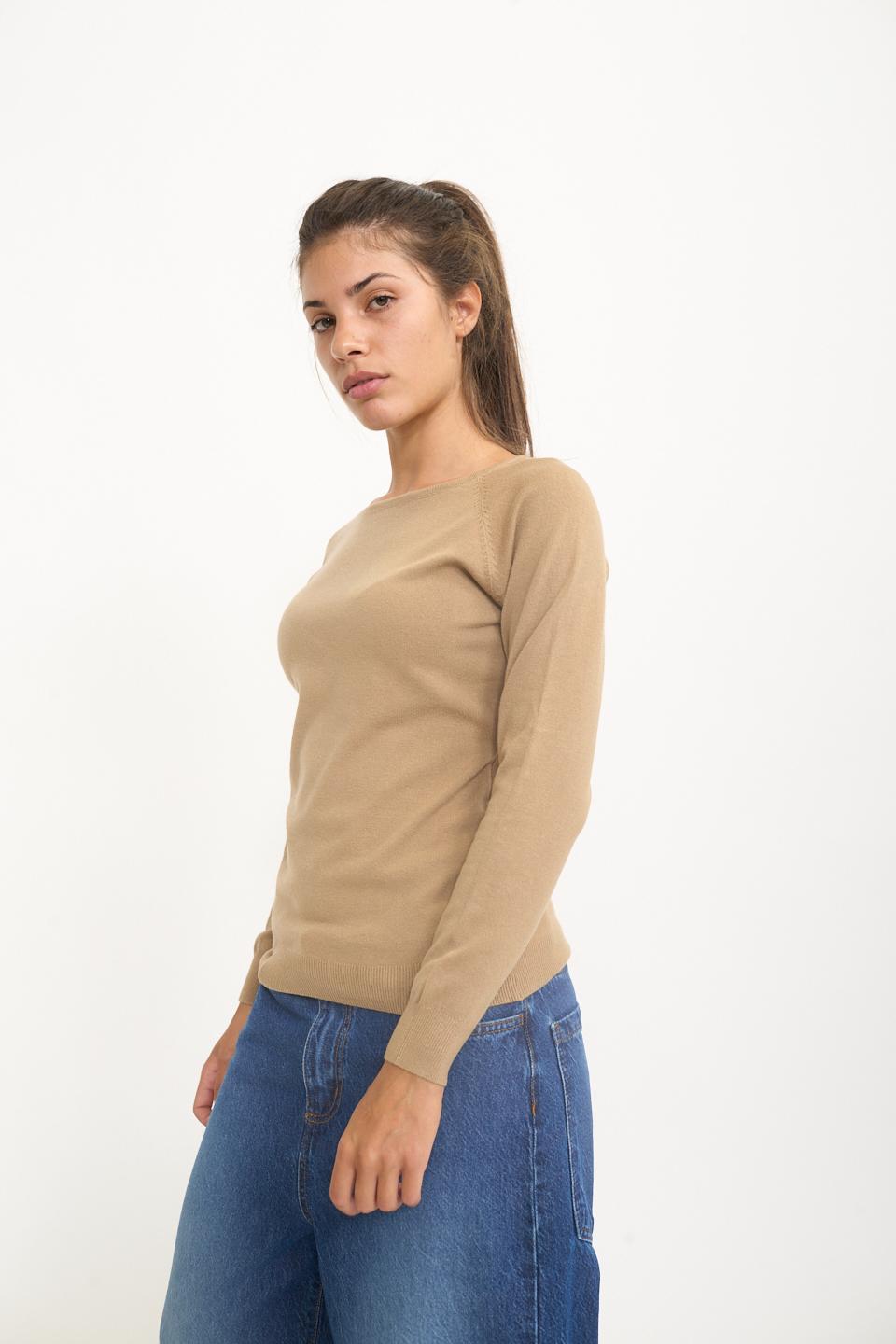 Maglia scollo barca mandorla - Autunno - Inverno 2025 | Brend