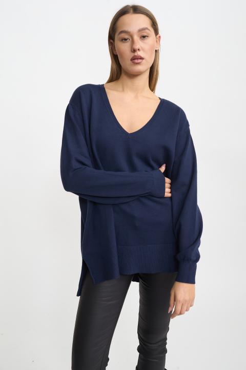 Maglia over scollo V spacchi blu - Autunno - Inverno 2025 | Brend