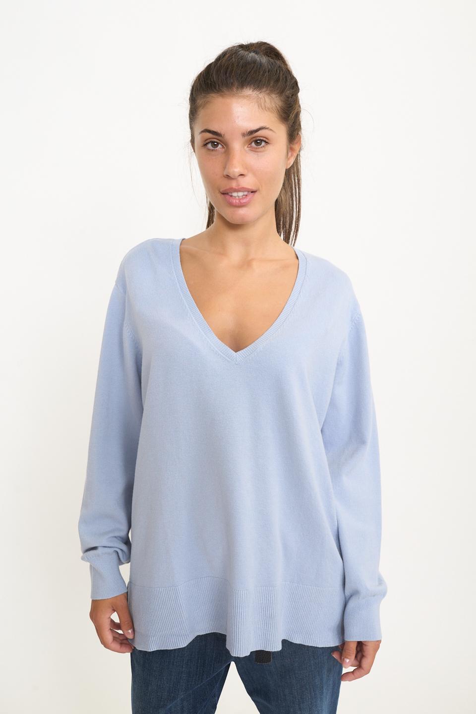 Maglia over scollo V spacchi celeste - Autunno - Inverno 2025 | Brend