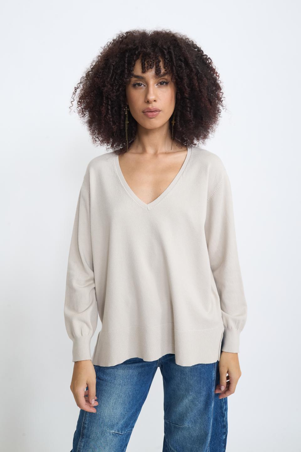 Maglia over scollo V spacchi tortora - Autunno - Inverno 2025 | Brend
