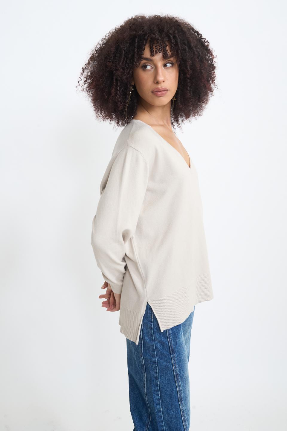 Maglia over scollo V spacchi tortora - Autunno - Inverno 2025 | Brend