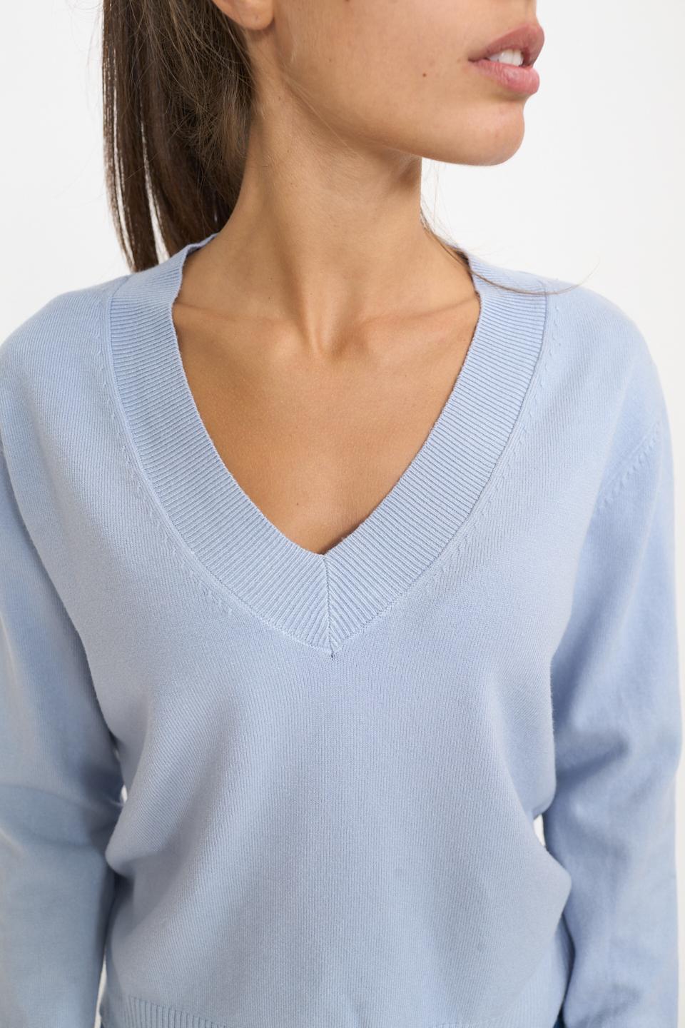 Maglia scollo V celeste - Autunno - Inverno 2025 | Brend