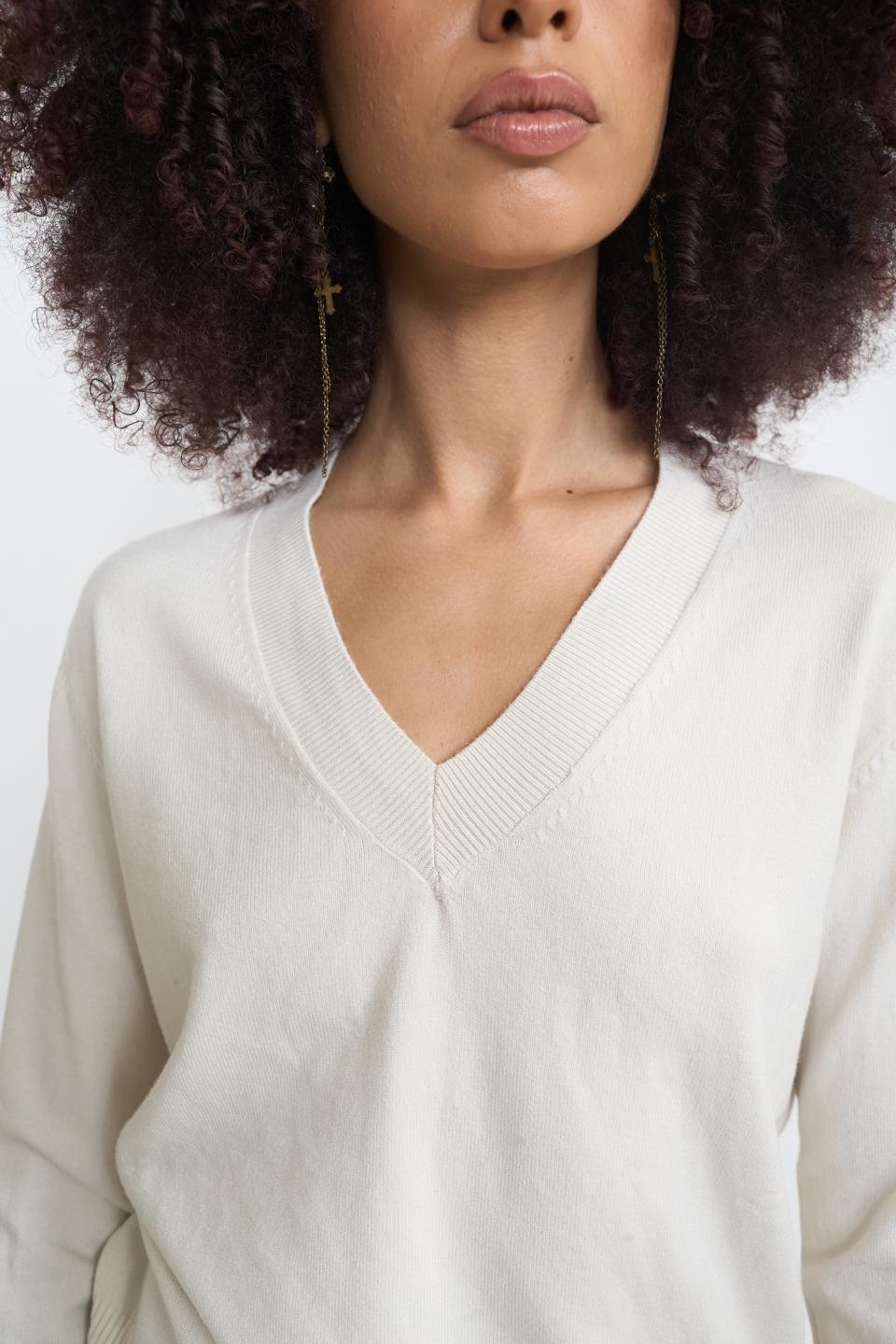 Maglia scollo V latte - Autunno - Inverno 2025 | Brend