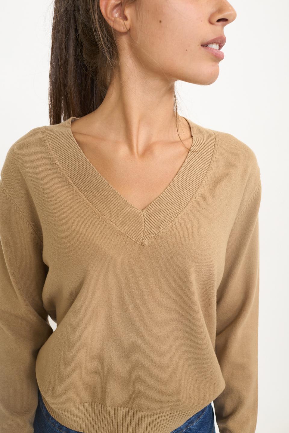 Maglia scollo V mandorla - Autunno - Inverno 2025 | Brend
