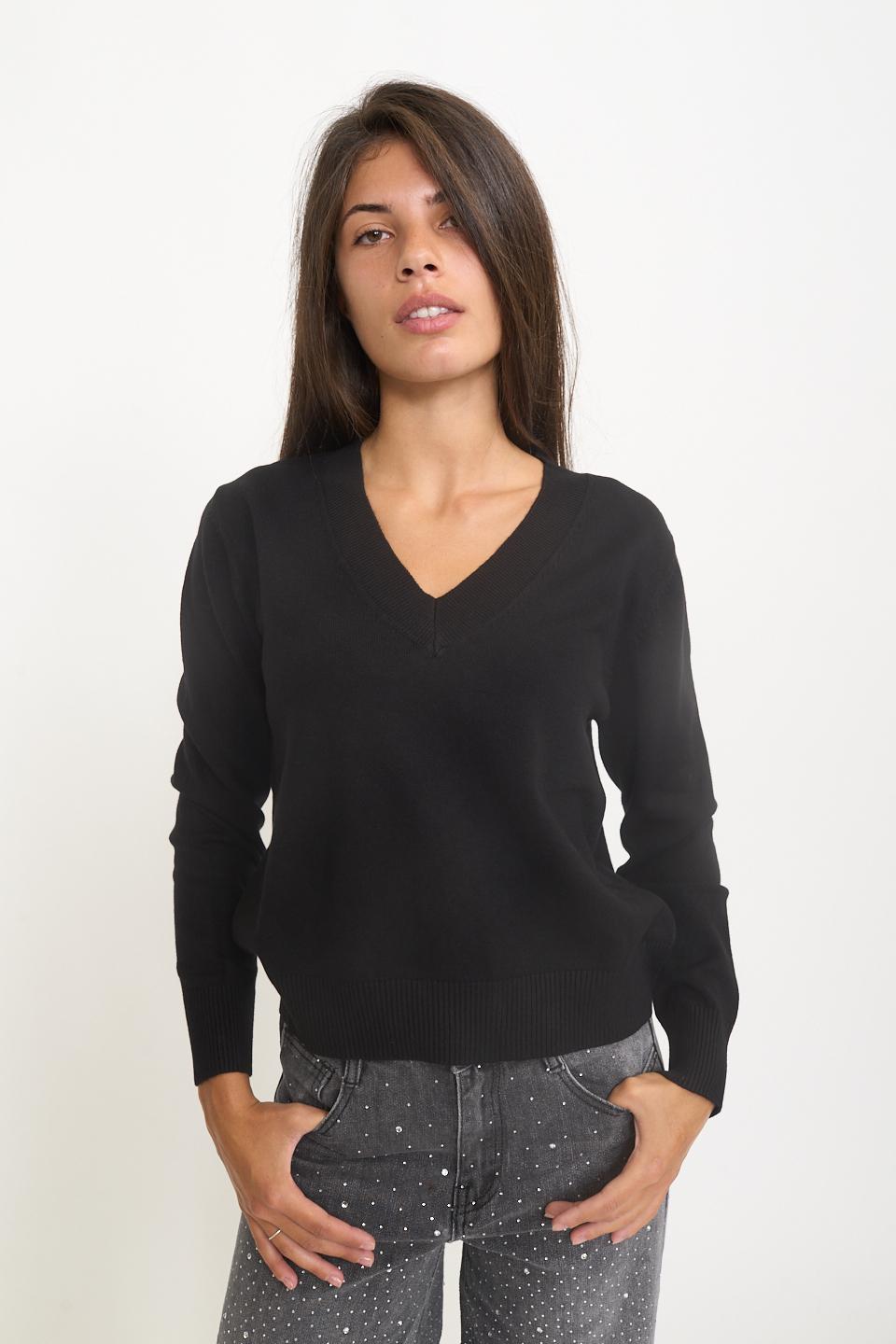 Maglia scollo V nero - Autunno - Inverno 2025 | Brend