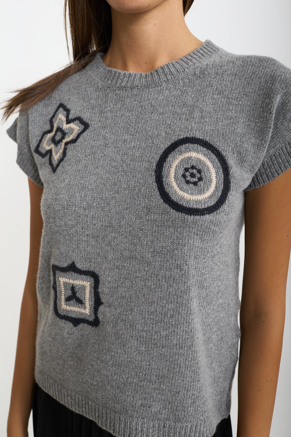 Maglia mezza manica 3 ricami grigio - Autunno - Inverno 2026 | Brend