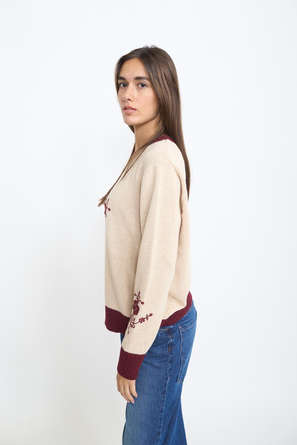 Maglia con ricami calce / ricamo burgundy - Autunno - Inverno 2025 | Brend