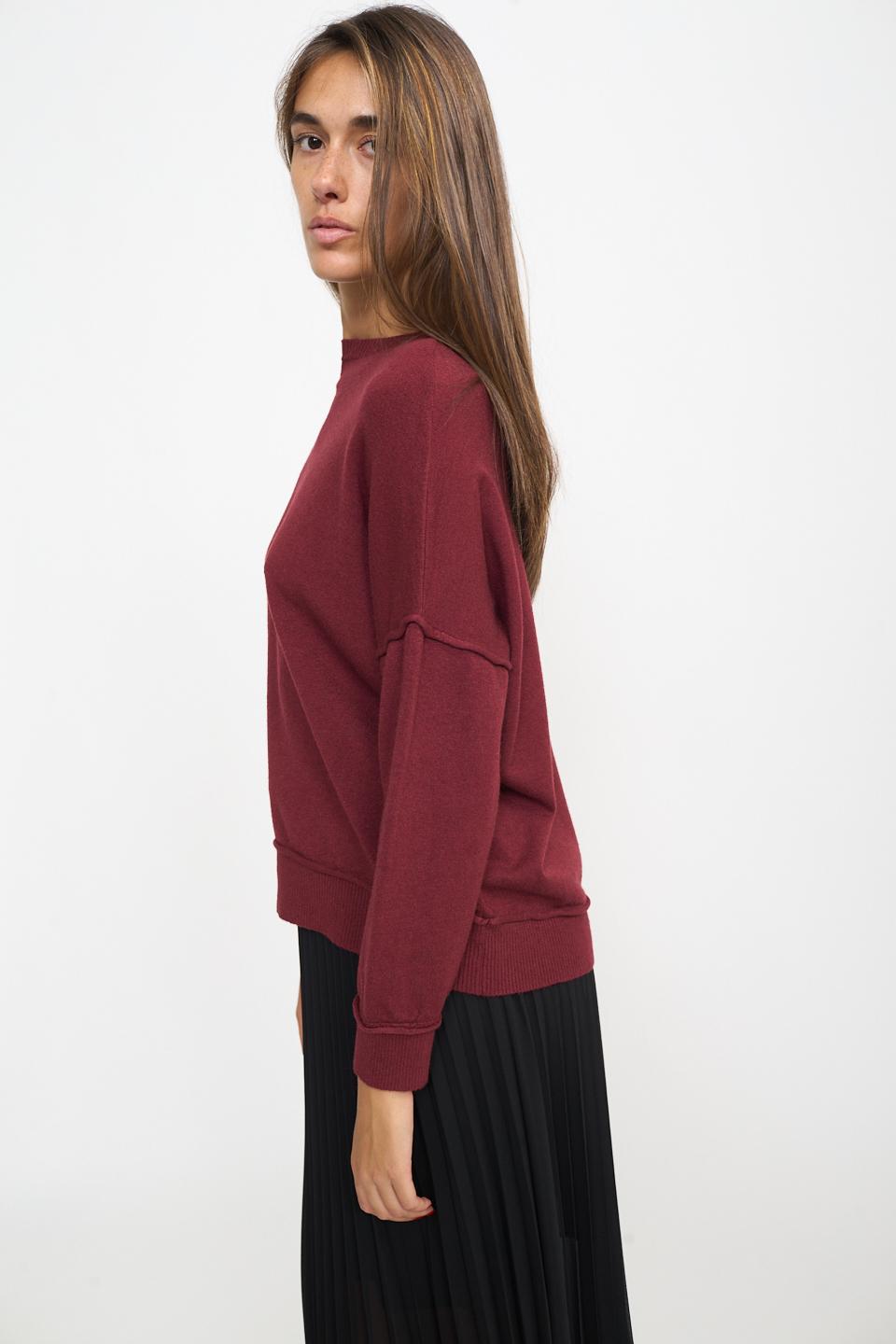 Maglia girocollo con rilievi burgundy - Autunno - Inverno 2026 | Brend