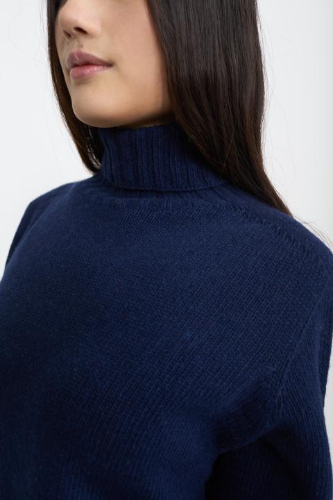 Maglia collo alto costine blu - Autunno - Inverno 2025 | Brend