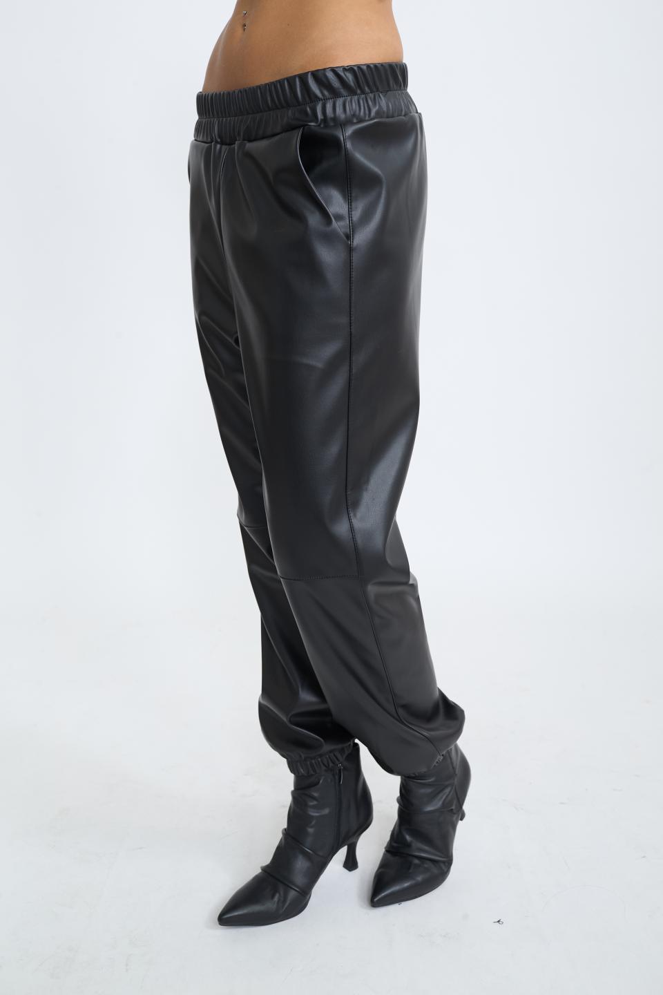 Pantalone jogger effetto pelle nero - Autunno - Inverno 2025 | Brend