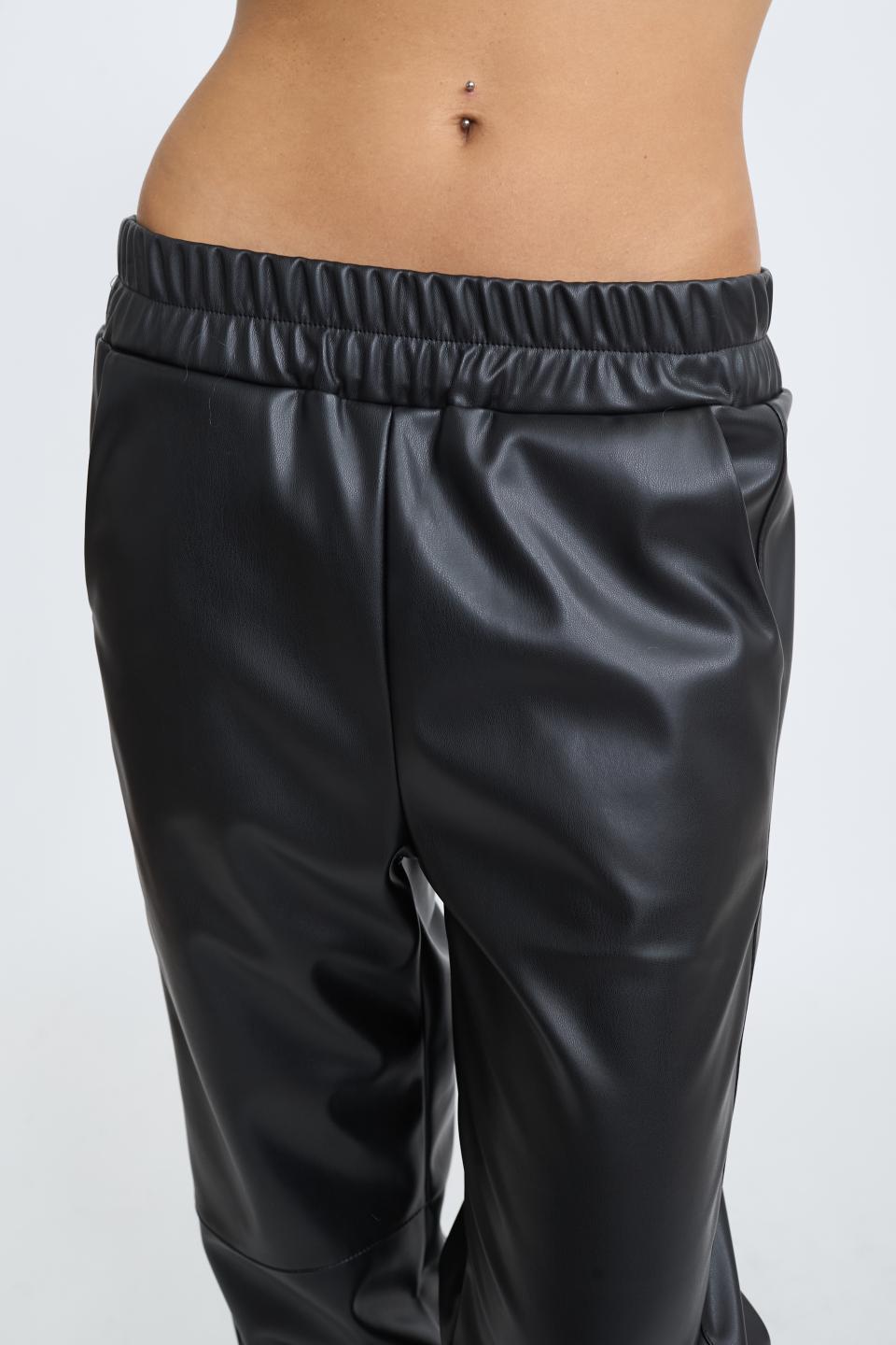 Pantalone jogger effetto pelle nero - Autunno - Inverno 2025 | Brend