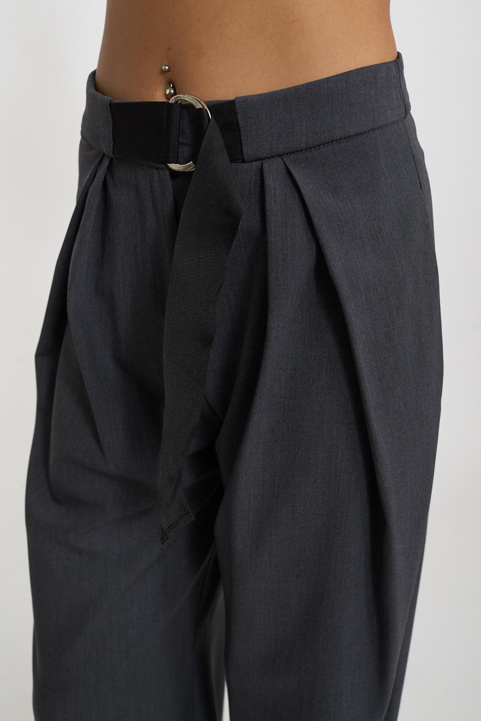 Pantalone piega aperta grigio - Autunno - Inverno 2026 | Brend