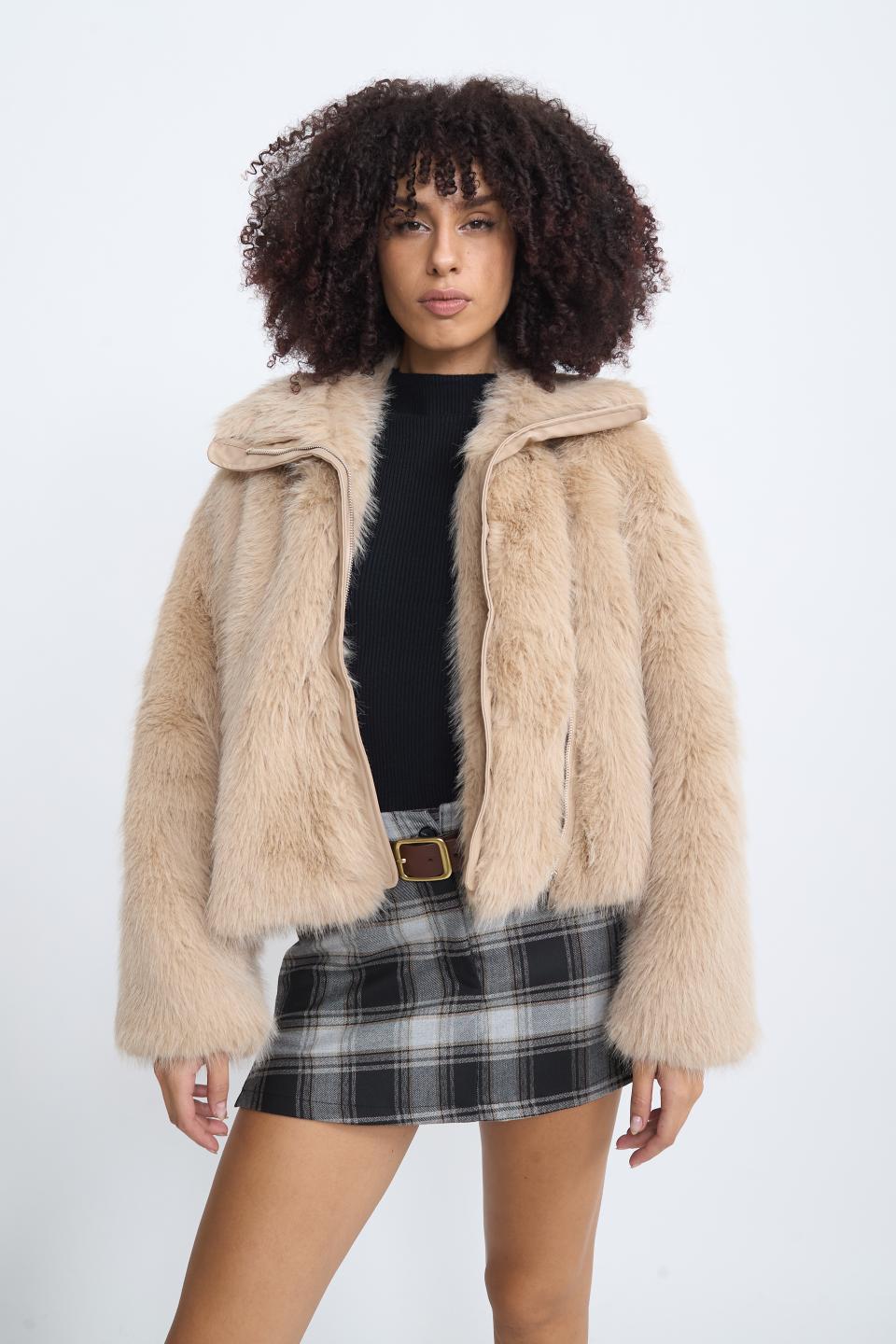 Pelliccia modello chiodo miele - Autunno - Inverno 2025 | Brend