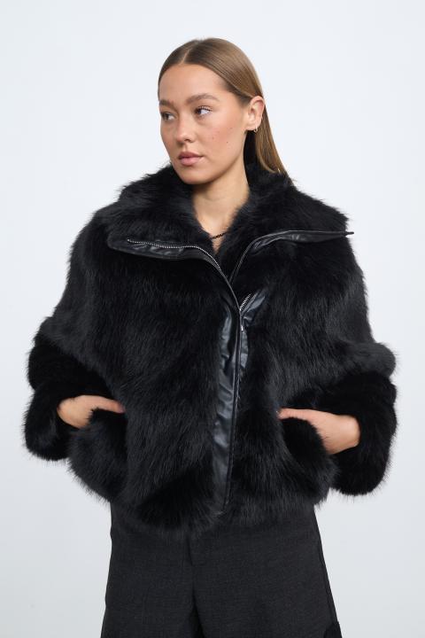 Pelliccia modello chiodo nero - Autunno - Inverno 2025 | Brend