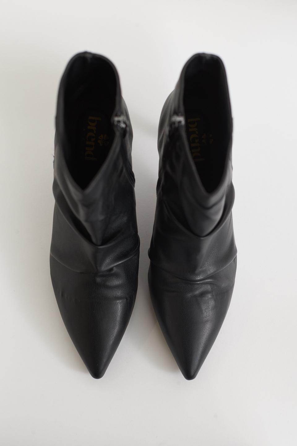 Stivaletto punta con arricciatura nero - Autunno - Inverno 2025 | Brend