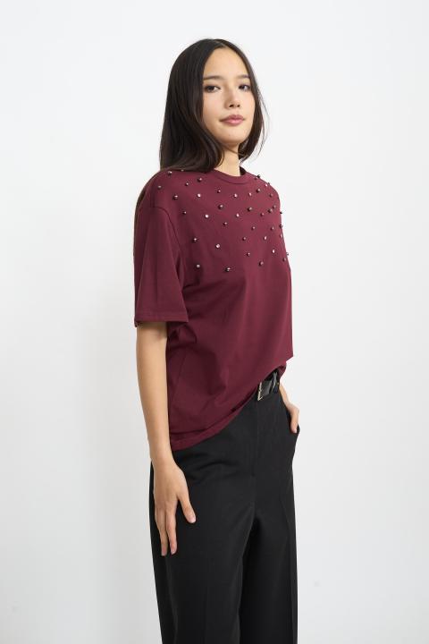 T-shirt borchie e strass burgundy - Autunno - Inverno 2025 | Brend
