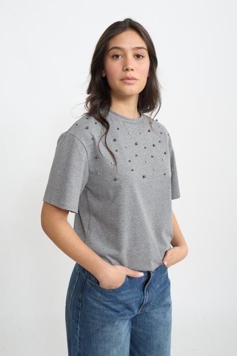 T-shirt borchie e strass grigio - Autunno - Inverno 2025 | Brend