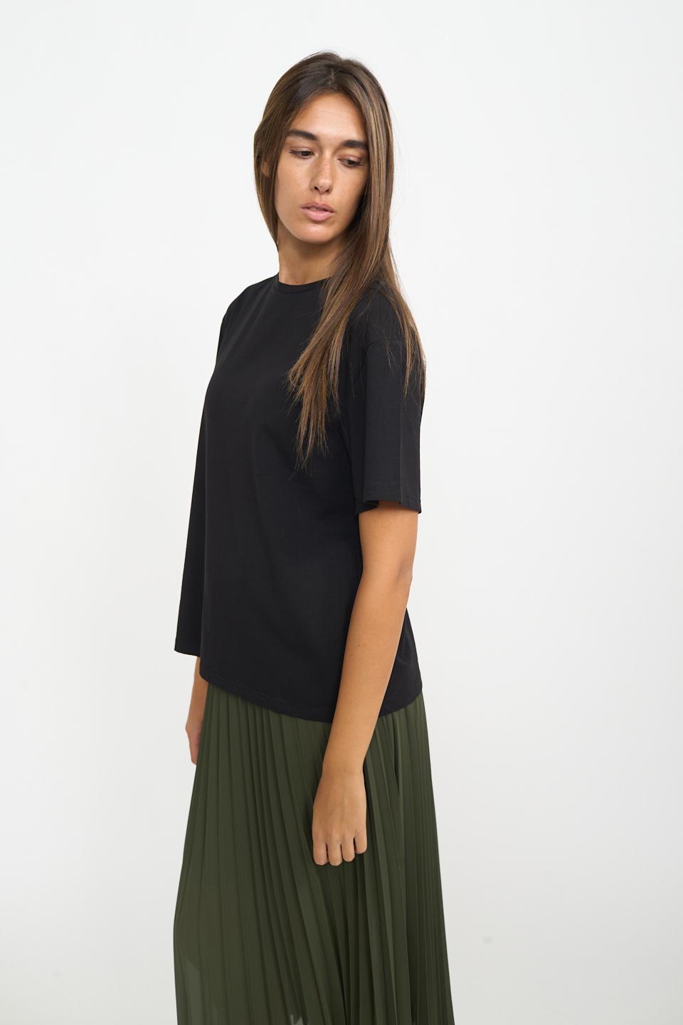 T-shirt over nero - Autunno - Inverno 2026 | Brend
