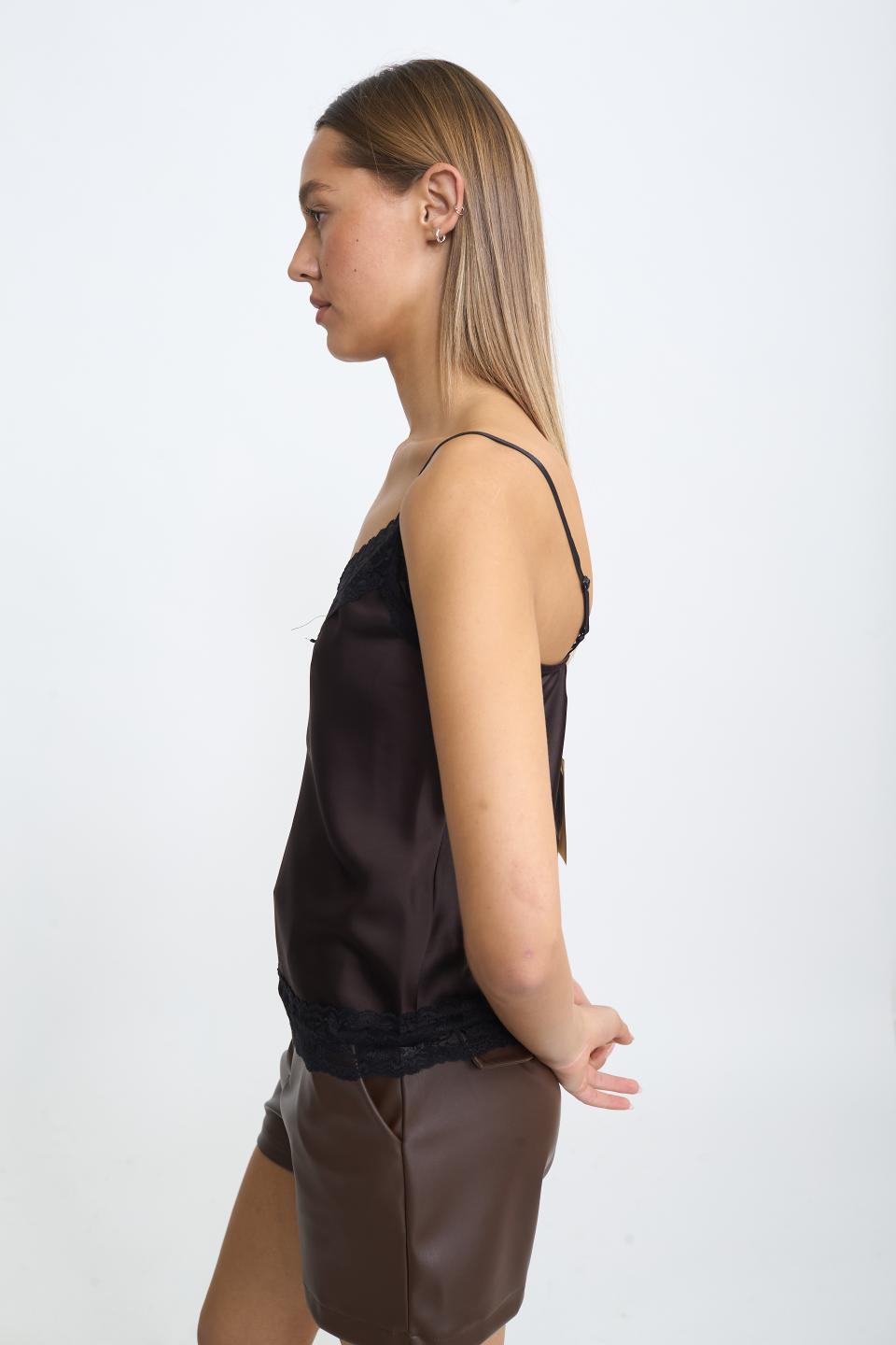 Top raso dettaglio pizzo moro - Autunno - Inverno 2025 | Brend