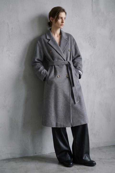 Cappotto lungo cinta grigio chiaro - Autunno - Inverno 2027 | Brend