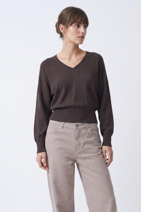 Maglia pipistrello scollo V cioccolato - Autunno - Inverno 2027 | Brend