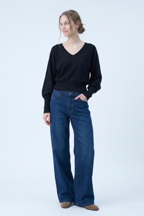 Maglia pipistrello scollo V nero - Autunno - Inverno 2027 | Brend